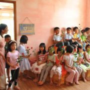 Ngày hội hoa hồng của học sinh trường Lá Steiner(small) Ngày hội hoa hồng của học sinh trường Lá Steiner(small)