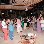 Đêm Gala Dinner và nhảy múa hát hò cùng nhau thật vui tươi Thumbnail_Dem gala dinner va nhay mua hat ho cung nhau that vui tuoi