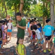 Tập trung chơi trò chơi team building để gắn kết tình đồng đội Thumbnail_Tap trung choi tro choi team building de gan ket tinh dong doi