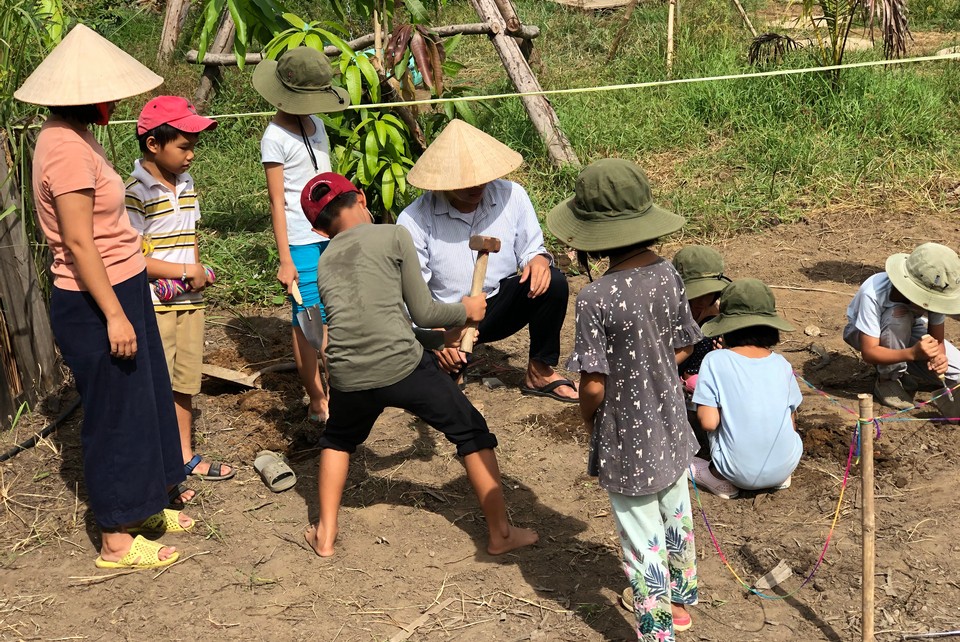 Công đoạn đầu tiên là phải vẽ được cái nhà đất trên mặt phẳng đã