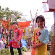 Gian hàng Tết của các con Gian hàng Tết của các con